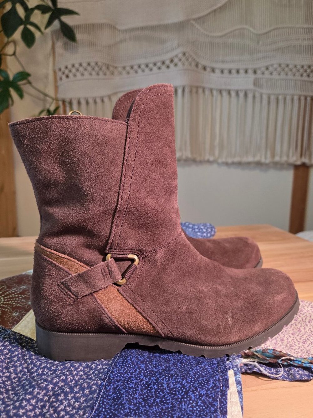 Teva 2-tone suede low boots NWOB